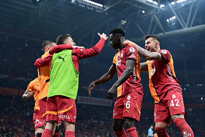 Galatasaray’a transferde kötü haber! ’Onu bırakmayı düşünmüyoruz’