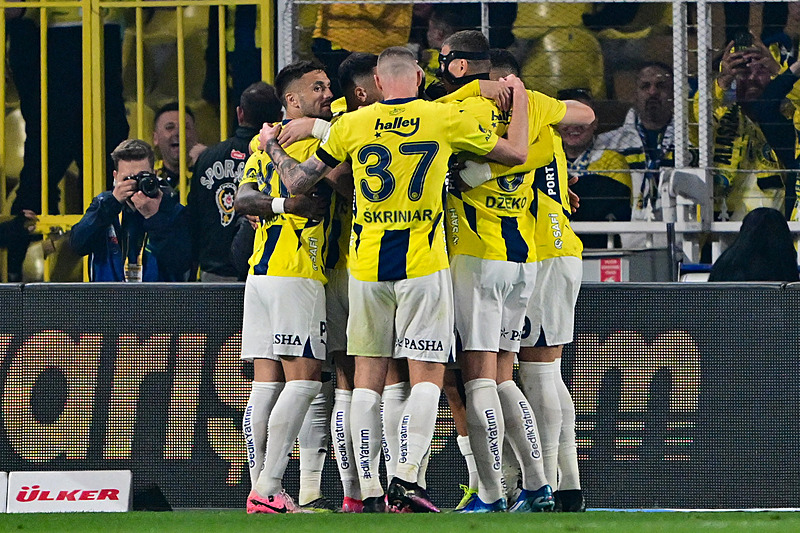 Fenerbahçe tecrübeli yıldızın tapusunu alıyor! Gelecek sezonun ilk transferi belli oldu