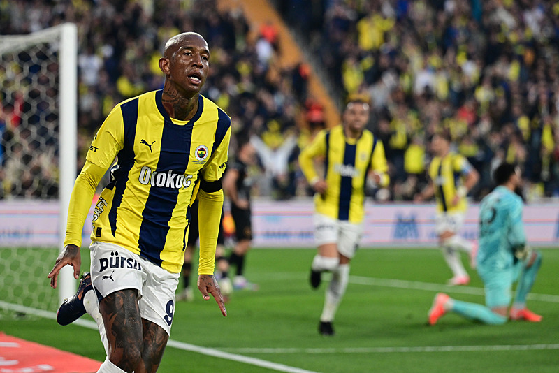Fenerbahçe tecrübeli yıldızın tapusunu alıyor! Gelecek sezonun ilk transferi belli oldu