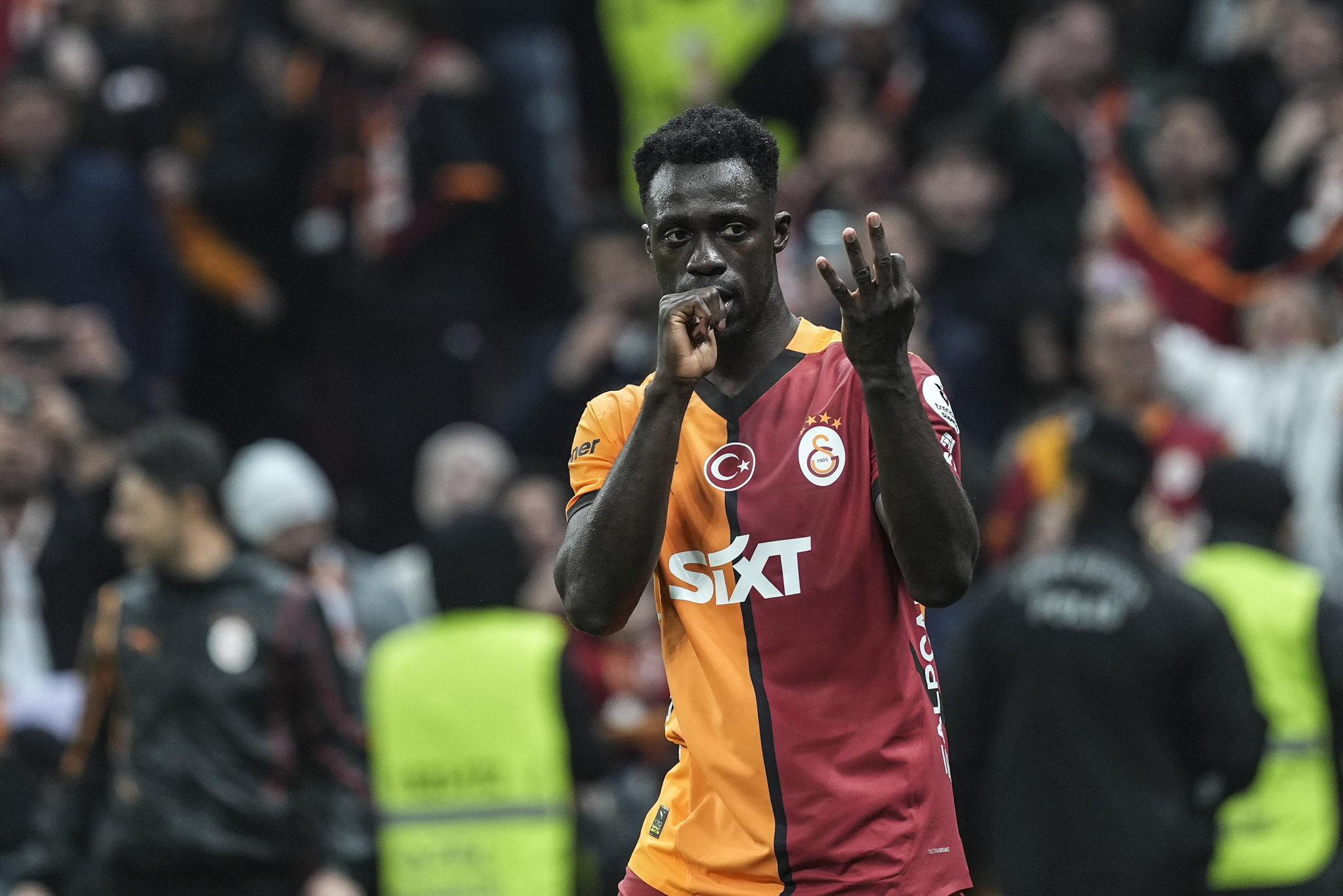 Galatasaray’dan Davinson Sanchez kararı!