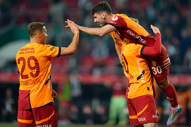 Sacha Boey Galatasaray’a transfer olacak mı? Bayern Münih’ten açıklama geldi!