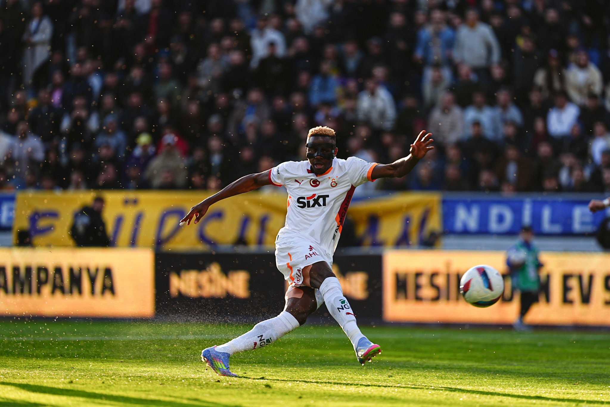 GALATASARAY HABERİ | Victor Osimhen’e Suudi Arabistan kancası! Transferde dev bütçe ayırdılar
