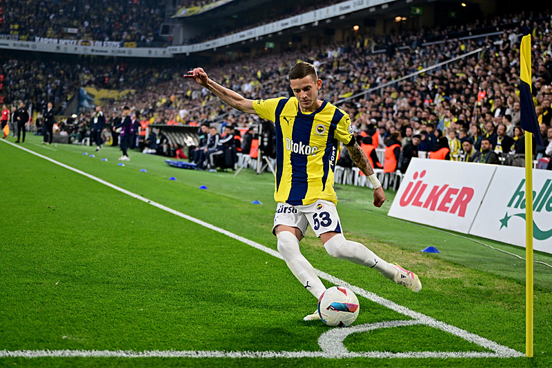 Fenerbahçe’de Szymanski için ayrılık kapısı açık! Mourinho için ’Olmazsa olmaz’ özelliğini kaybetti