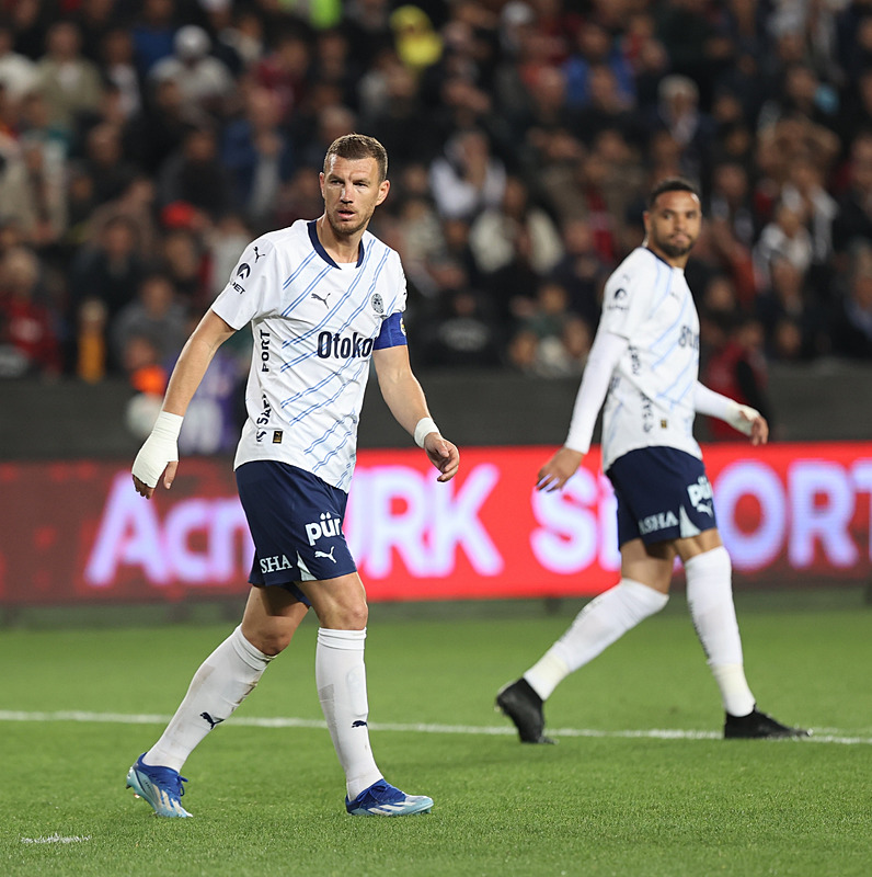 Fenerbahçe’de bir dönem sona mı eriyor? İşte Tadic ve Dzeko planı