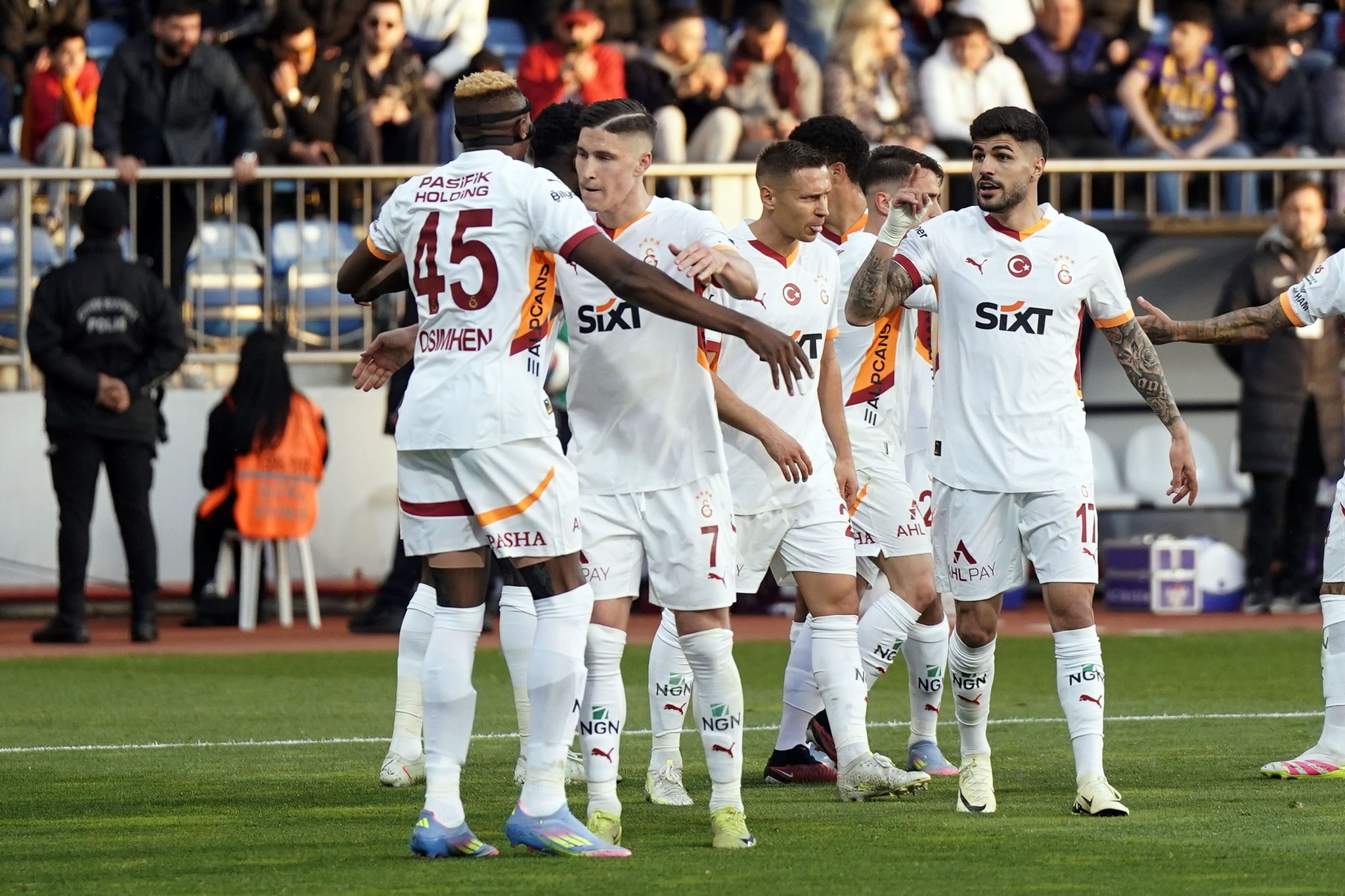 Galatasaray’dan 10 numara transfer! Geleceğin yıldızı Aslan oluyor