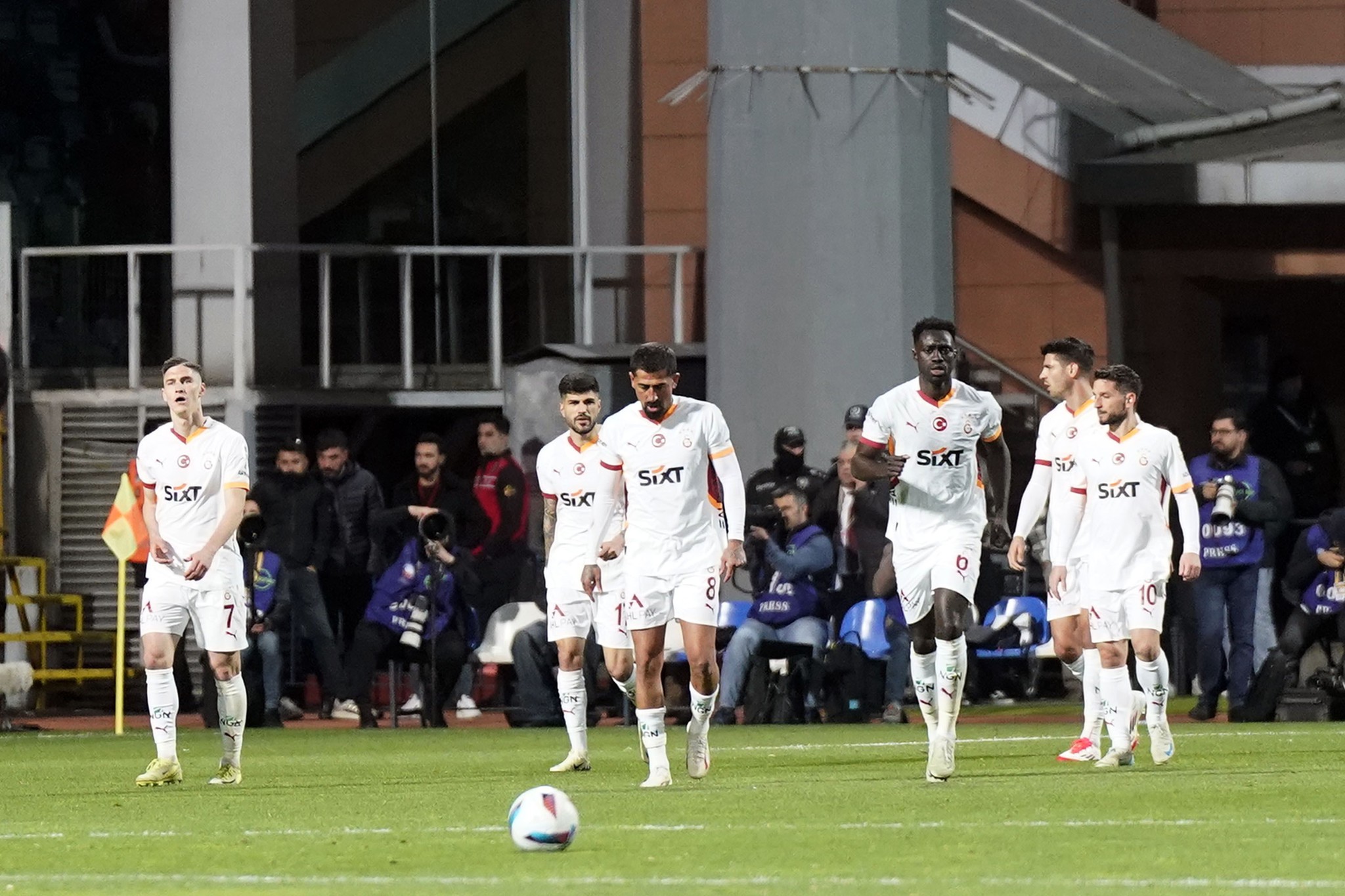 Galatasaray’ı korkutan tablo! 3 yıldıza uyarı...