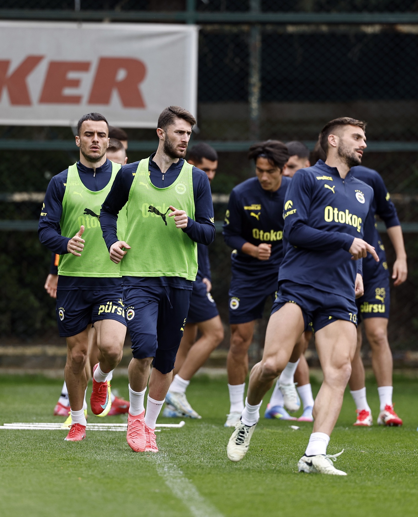 FENERBAHÇE TRANSFER: Jose Mourinho dünya yıldızını istedi! Tadic ve Dzeko gidiyor...