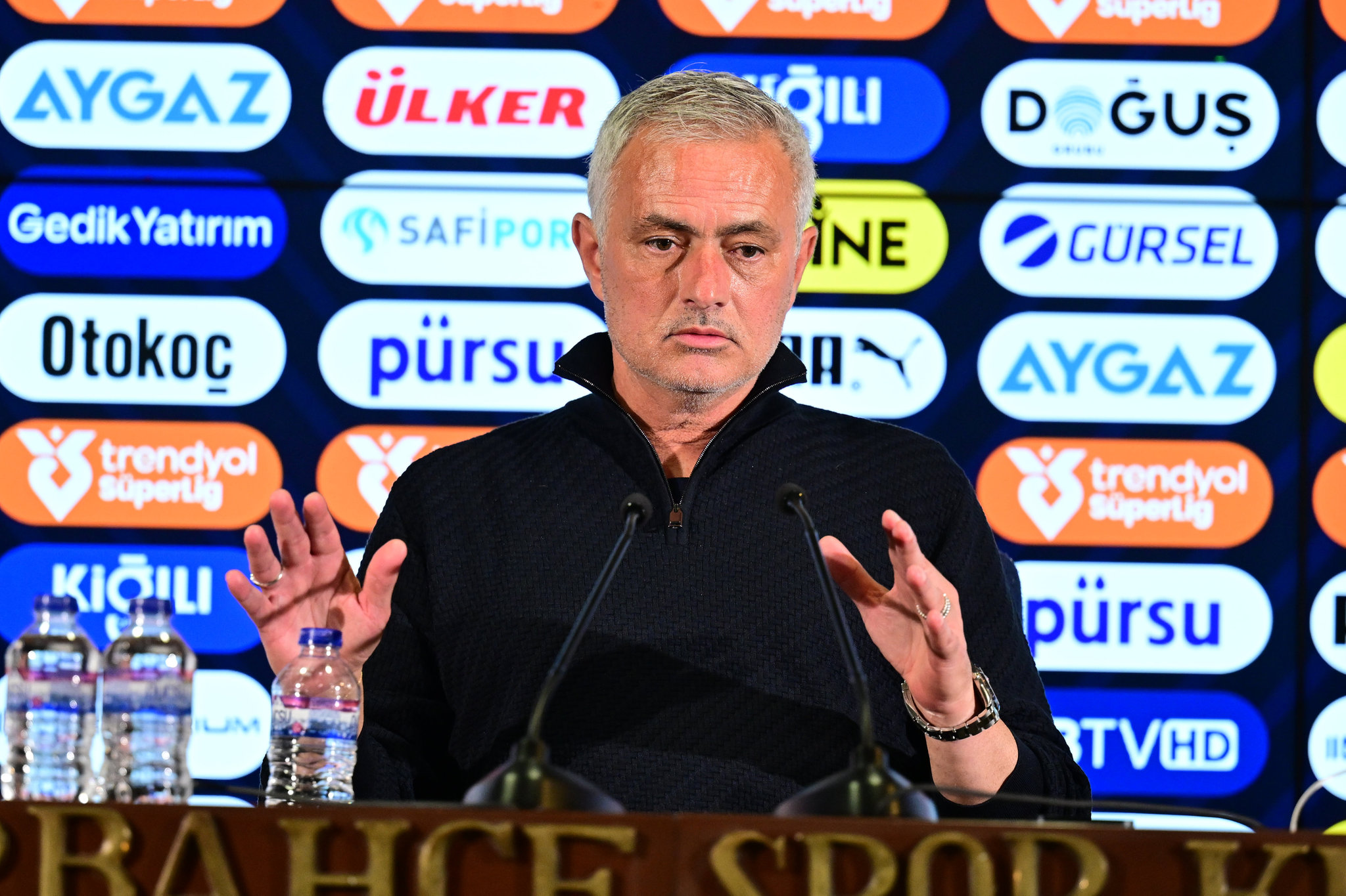 Jose Mourinho’nun Fenerbahçe’deki geleceği netleşti! Saat 22.00 detayı