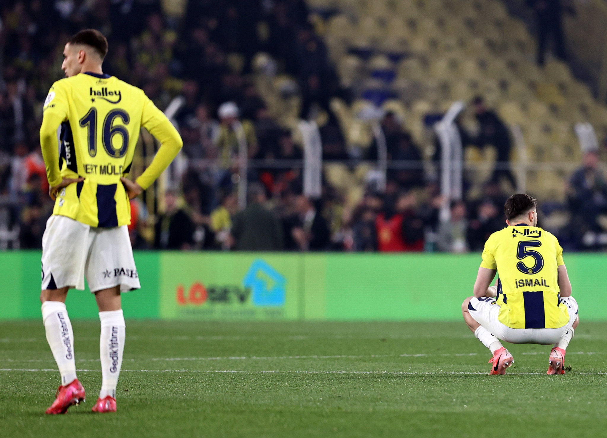 Jose Mourinho Fenerbahçe’den ayrılıyor mu? Flaş Leeds United iddiası!