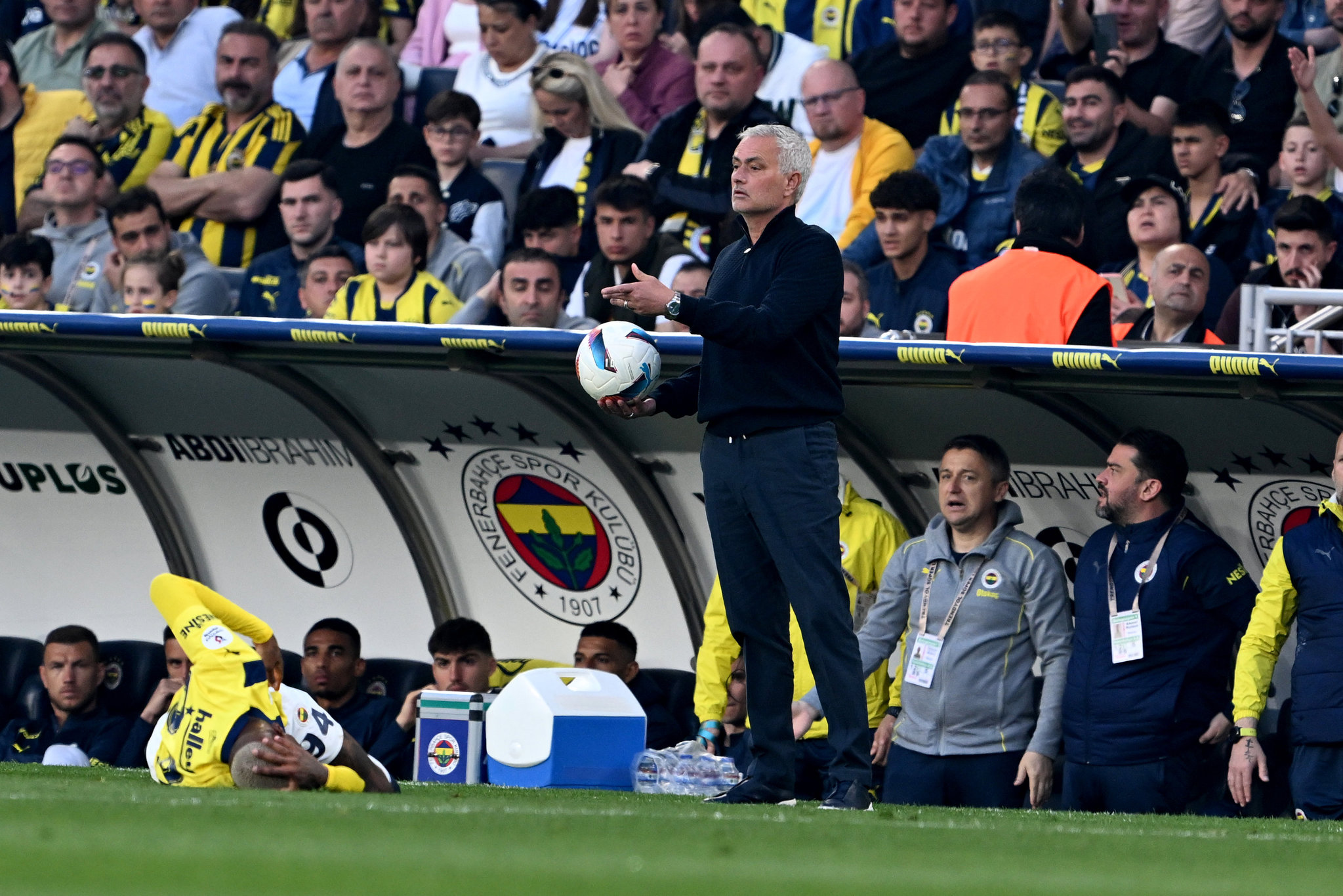 Jose Mourinho Fenerbahçe’den ayrılıyor mu? Flaş Leeds United iddiası!