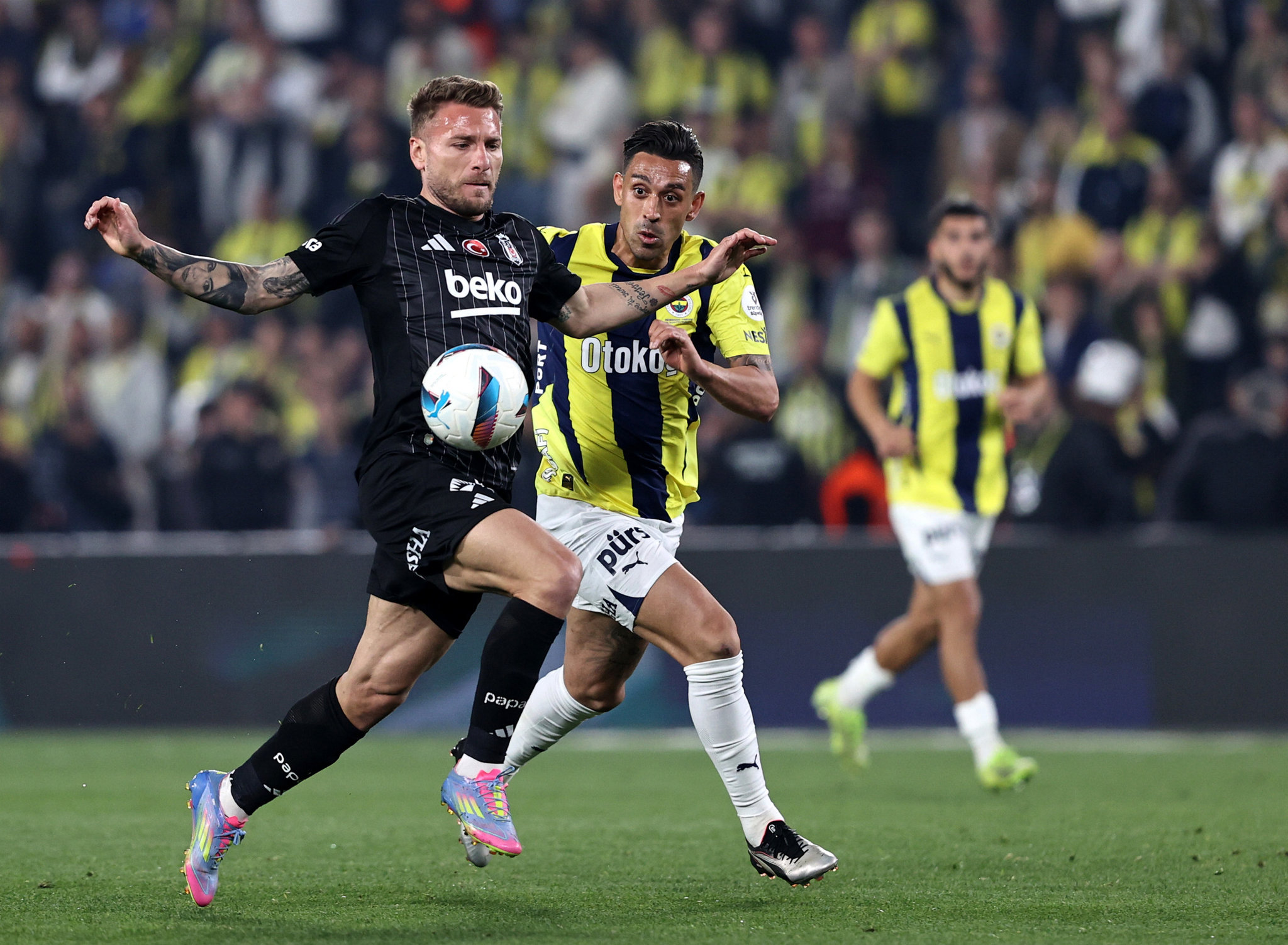 TRANSFER HABERLERİ | Fenerbahçe’ye sambacı stoper! Beşiktaş derbisi sonrası...