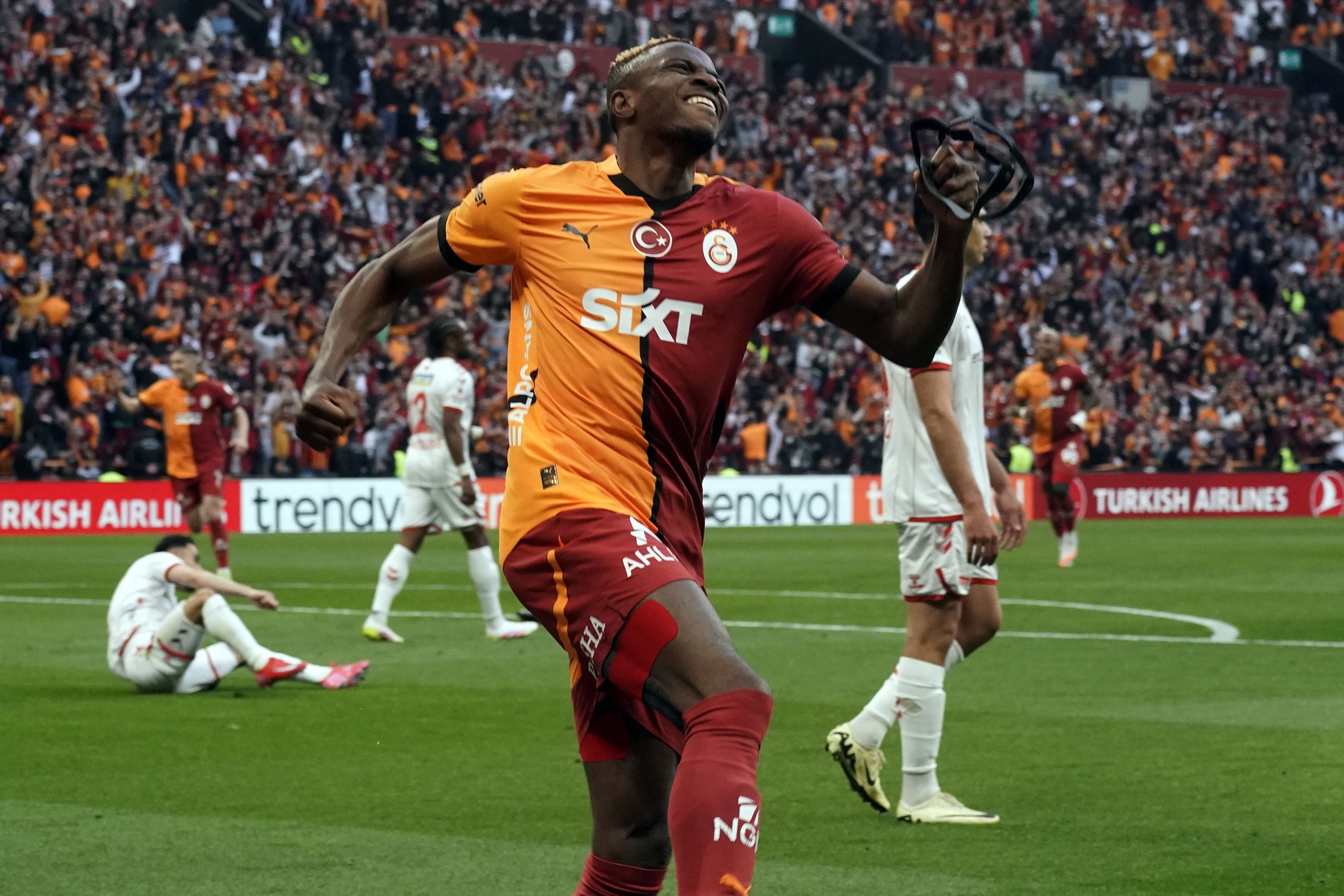 GALATASARAY TRANSFER HABERİ: Osimhen’in menajerinden şok hamle!