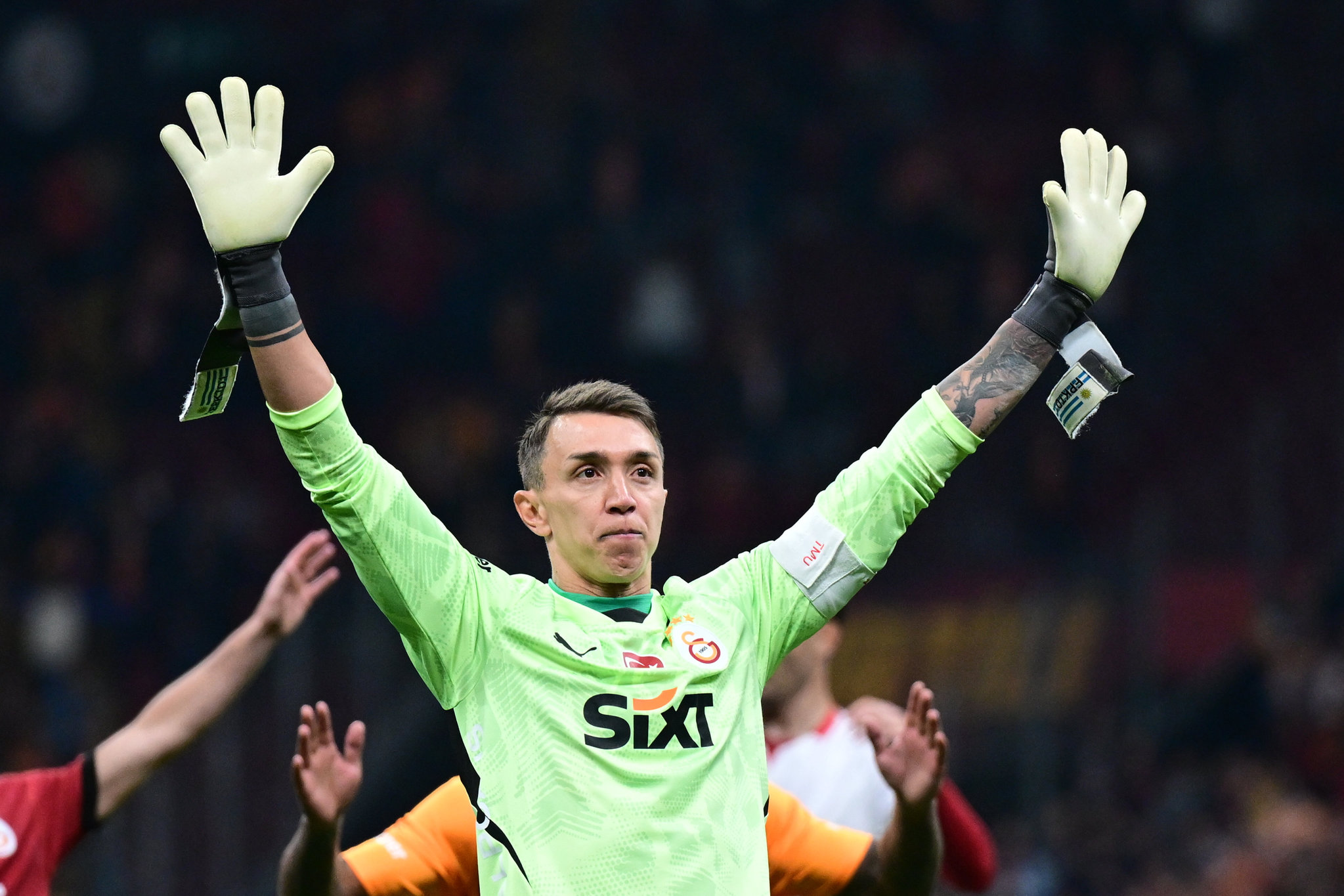 GALATASARAY TRANSFER HABERİ: Okan Buruk’tan Devler Ligi kalecisi talebi!