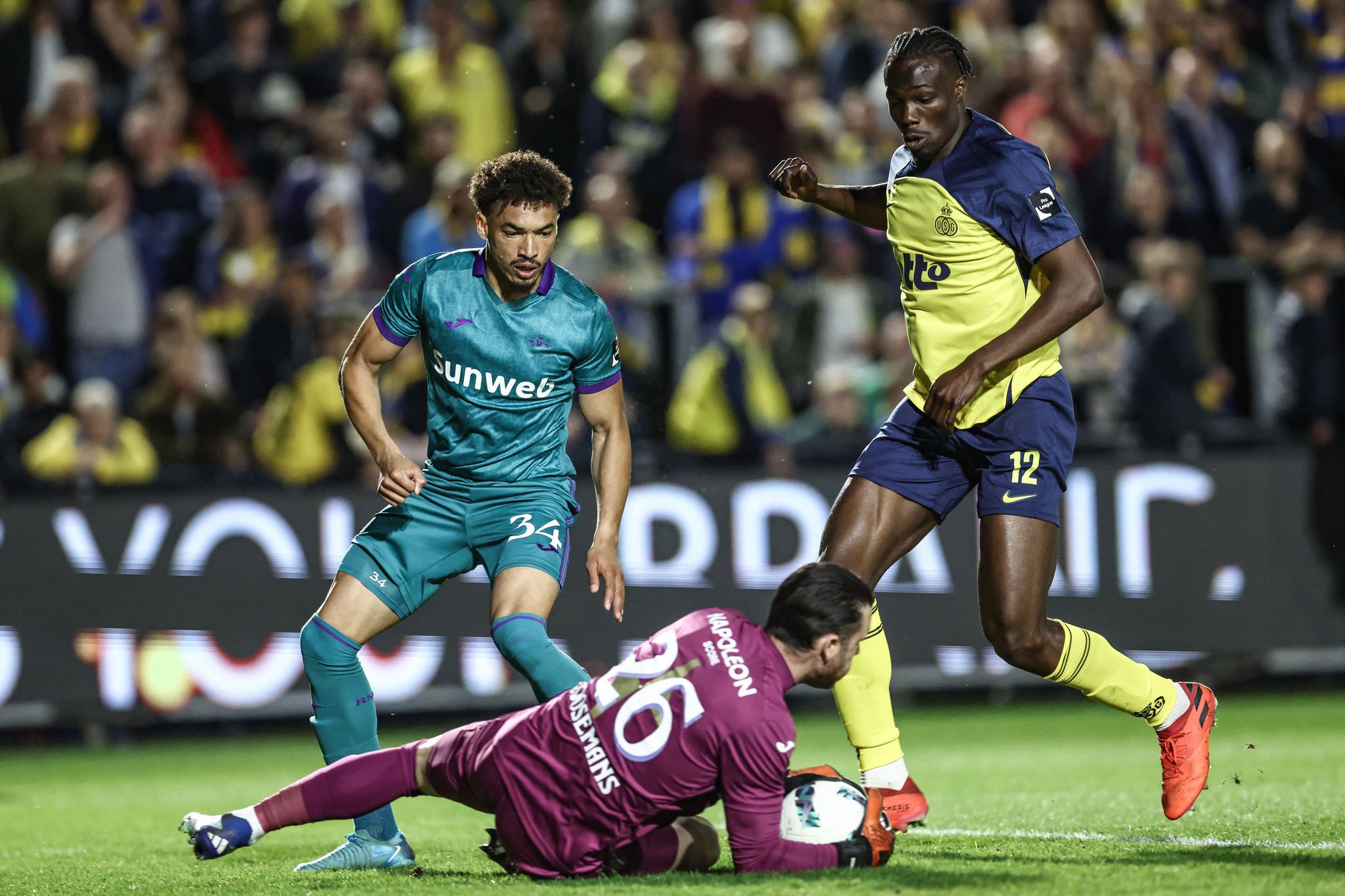 Fenerbahçe’den golcü bombası! Aradığı ismi Belçika’da buldu