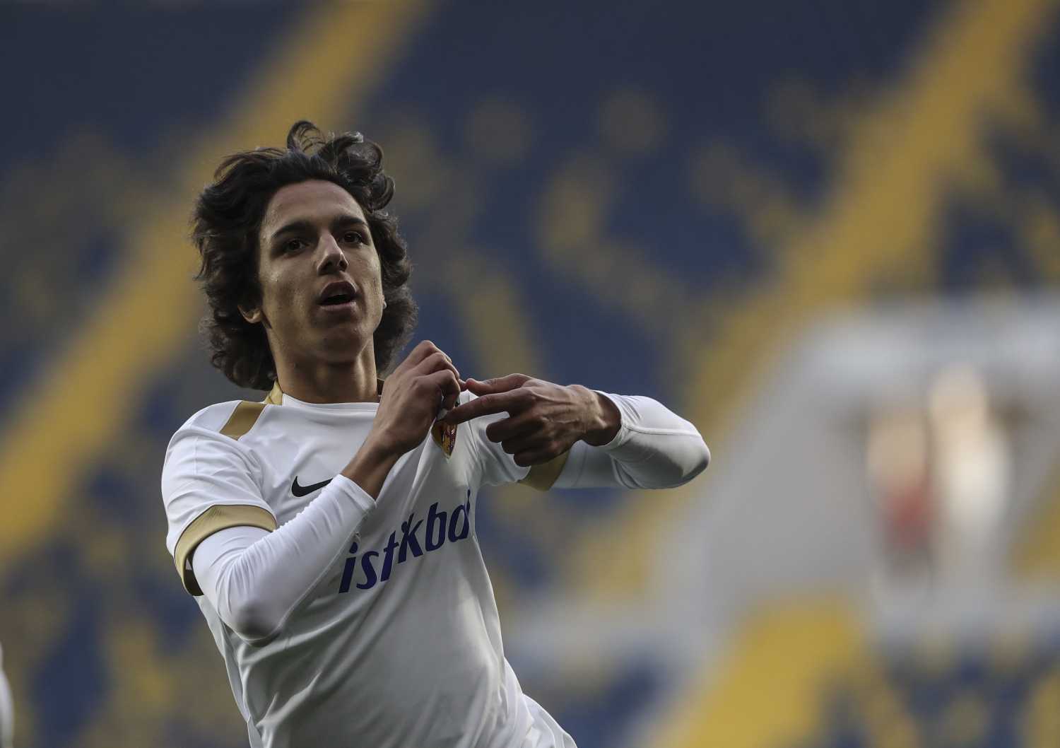 TRANSFER HABERİ: Veda açıklaması yaptı! Fenerbahçe’ye geri dönüyor