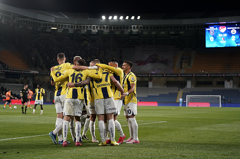 TRANSFER HABERİ: Veda açıklaması yaptı! Fenerbahçe’ye geri dönüyor