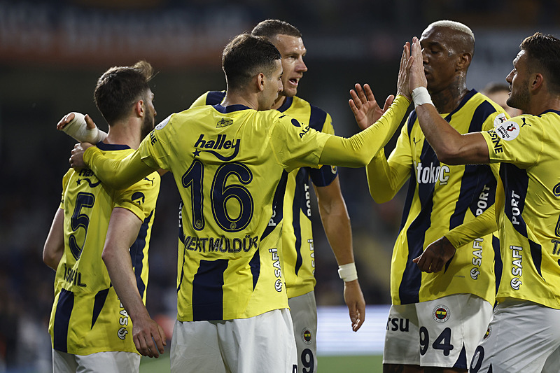 TRANSFER HABERLERİ | Fenerbahçeli o isim Çizme yolcusu! Teklifin miktarı belli oldu
