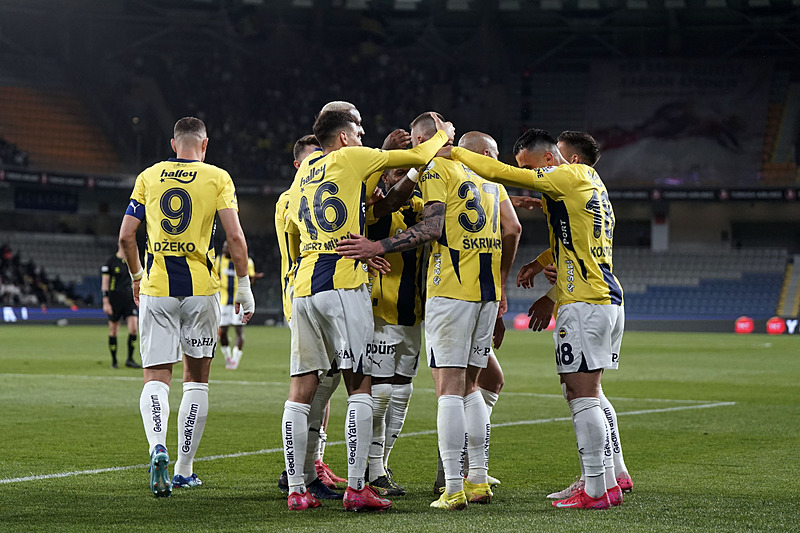 TRANSFER HABERLERİ | Fenerbahçeli o isim Çizme yolcusu! Teklifin miktarı belli oldu