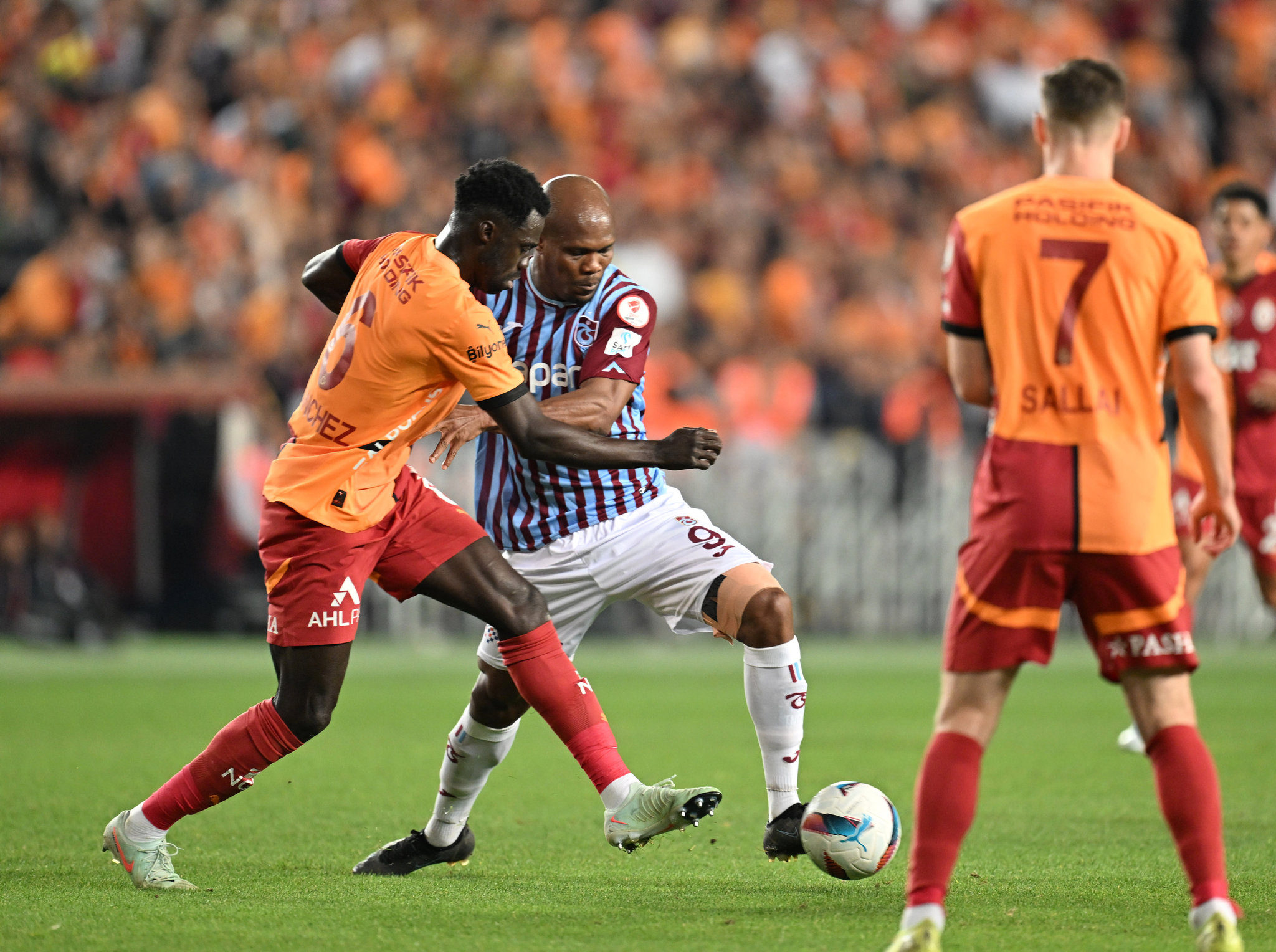 Galatasaray’a yeni Osimhen! Cimbom’dan scout transferi