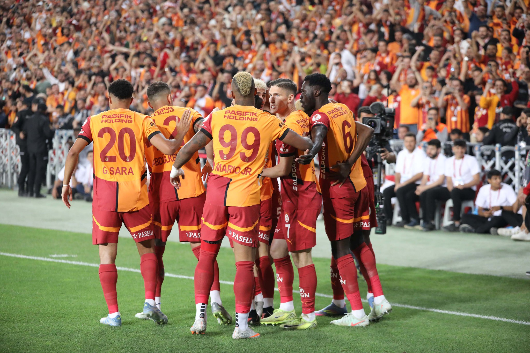 Galatasaray’a yeni Osimhen! Cimbom’dan scout transferi
