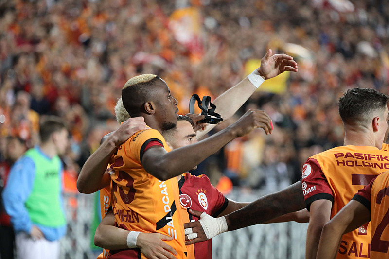 TRANSFER HABERİ: Galatasaray’a bir Danimarkalı daha! 3 önemli Avrupa kulübü de devrede