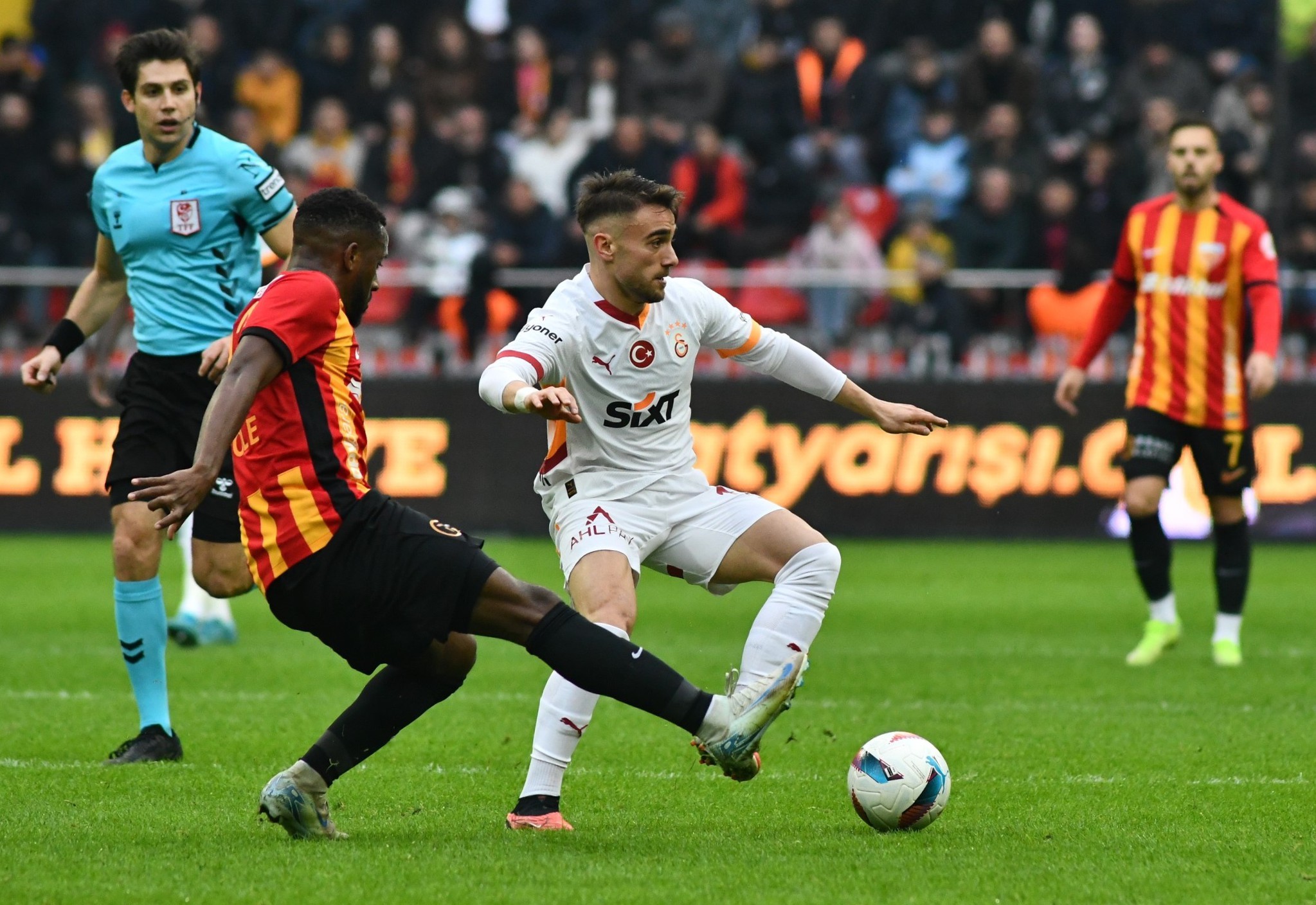 Galatasaray şampiyonluk için sahada! İşte Okan Buruk’un Bellona Kayserispor maçı 11’i