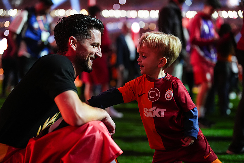 GALATASARAY HABERİ: Dries Mertens’ten emeklilik açıklaması! Futbolu bırakacak mı?