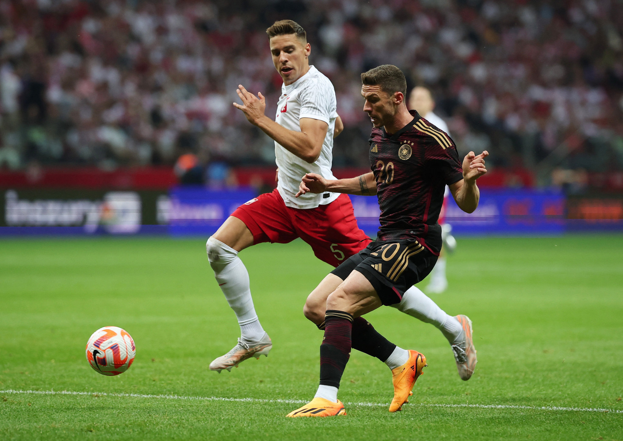 Beşiktaş’tan stoper hamlesi! Bednarek için girişim...