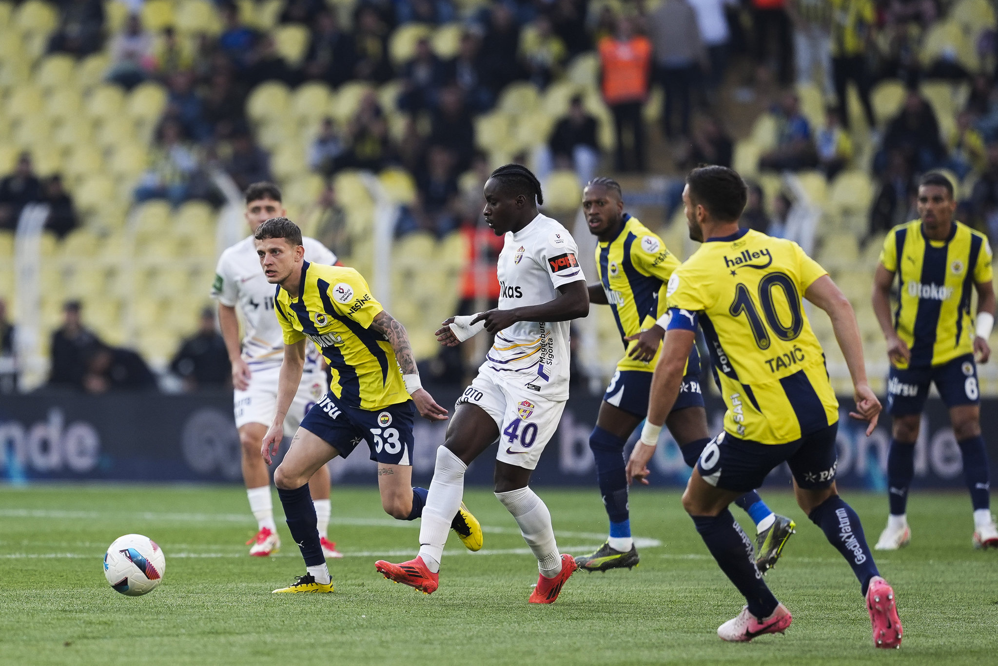 Fenerbahçe’de ortalık karıştı! Szymanski formasını değiştirdi