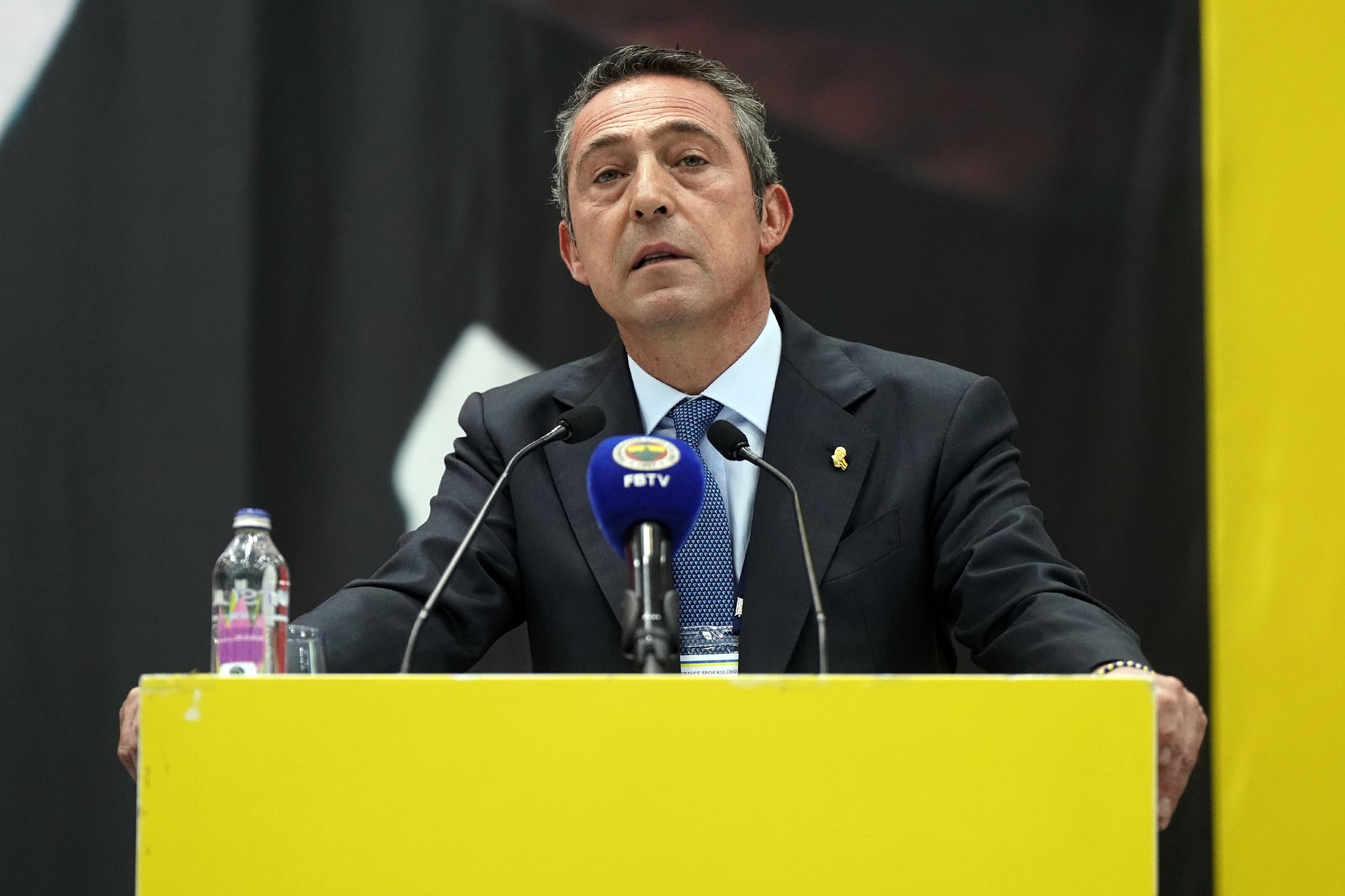 Fenerbahçe’de ortalık karıştı! Szymanski formasını değiştirdi