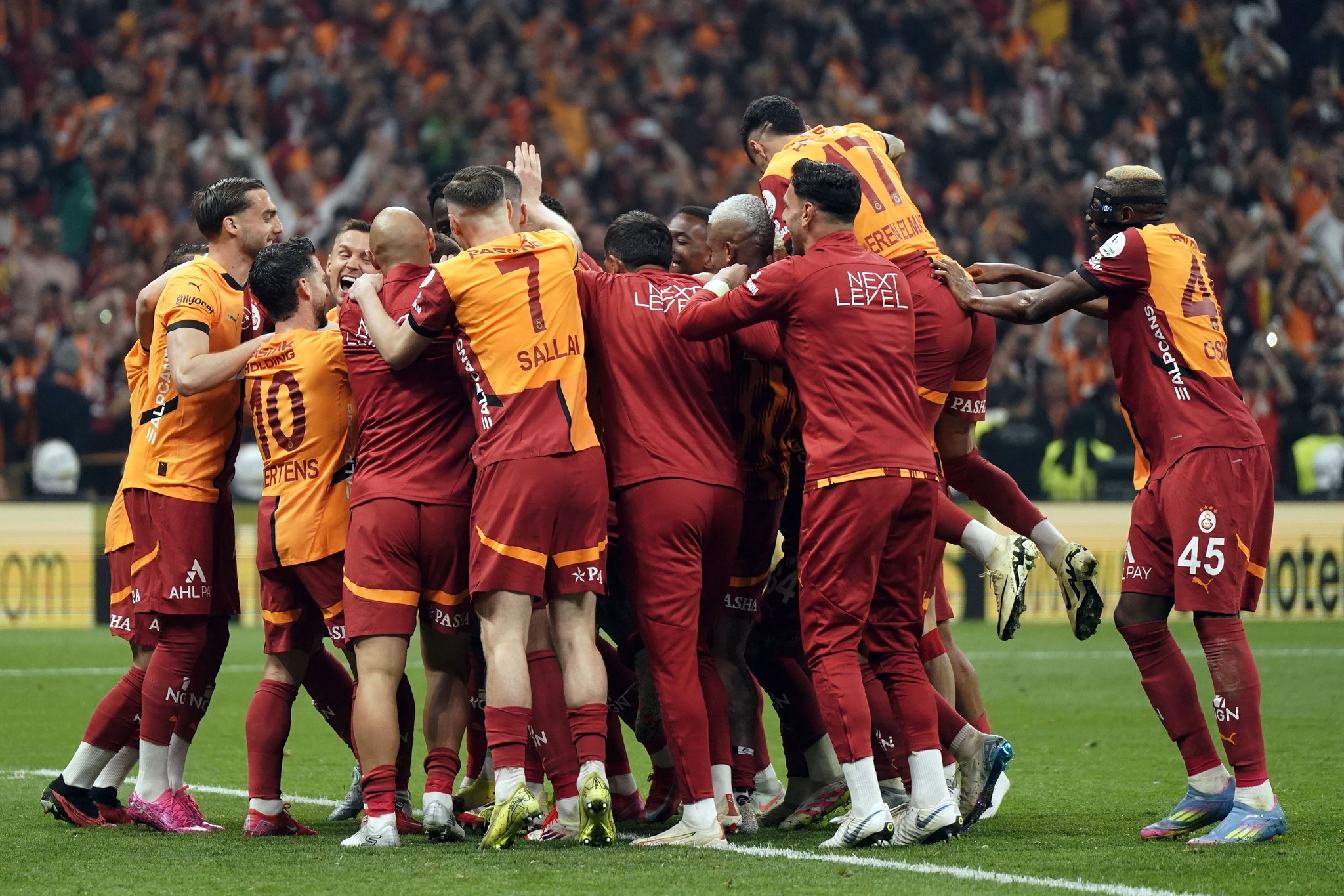 Şampiyon Galatasaray İzmir’de sahne alıyor! İşte Okan Buruk’un Göztepe maçı 11’i