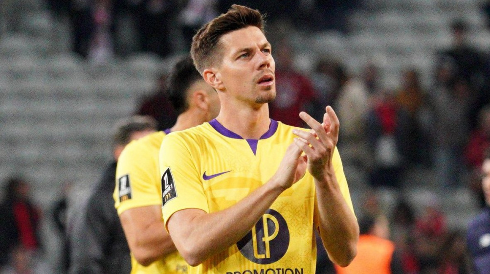 TRANSFER HABERİ: Fenerbahçeli futbolcu için resmi açıklama!