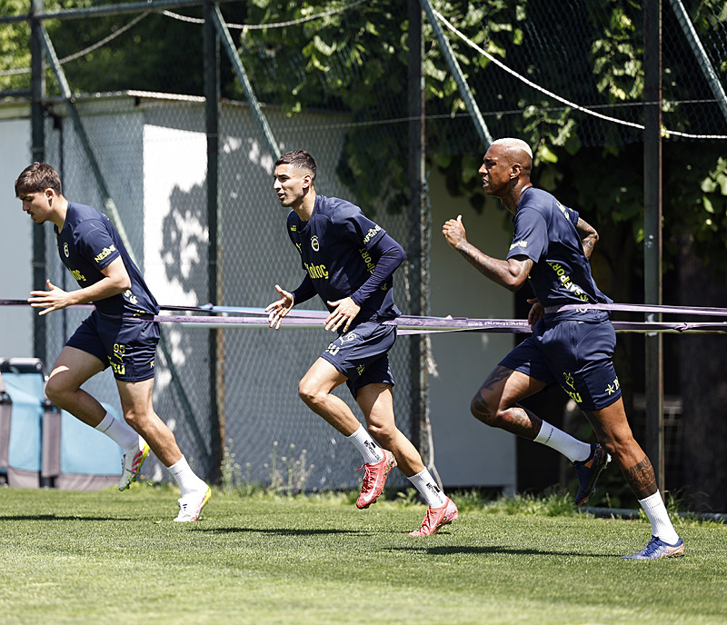 TRANSFER HABERLERİ | Fenerbahçe’de flaş ayrılık gelişmesi! İtalyan ekibi o isim için geliyor