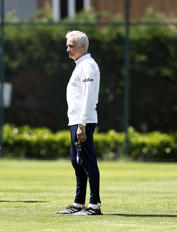 TRANSFER HABERLERİ | Fenerbahçe’de flaş ayrılık gelişmesi! İtalyan ekibi o isim için geliyor