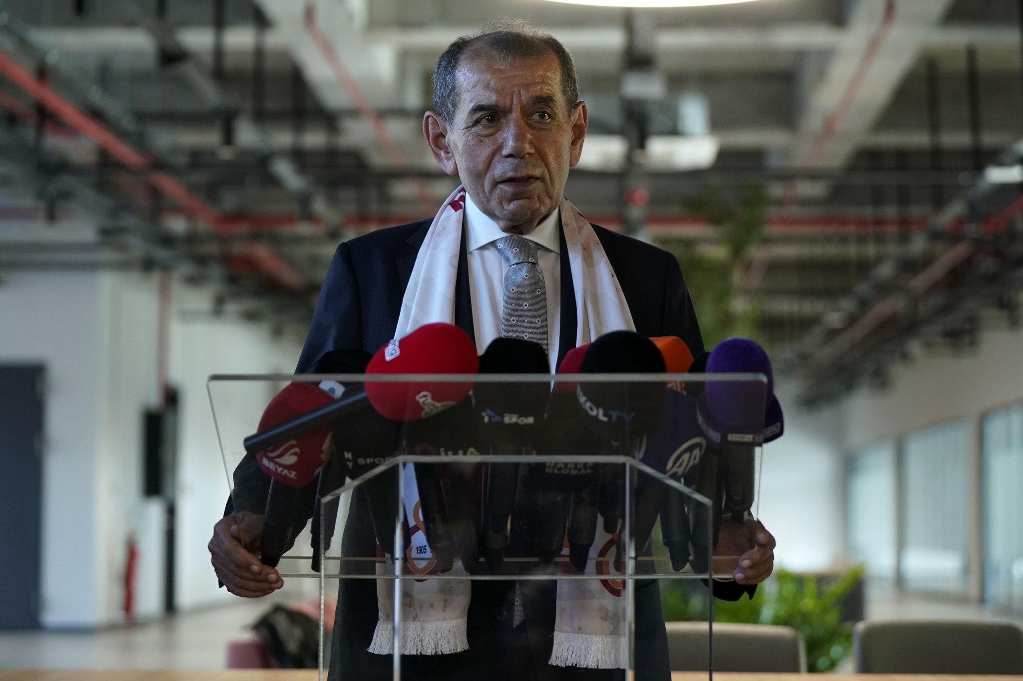GALATASARAY HABERLERİ: Dursun Özbek’ten Osimhen açıklaması! Transferi...