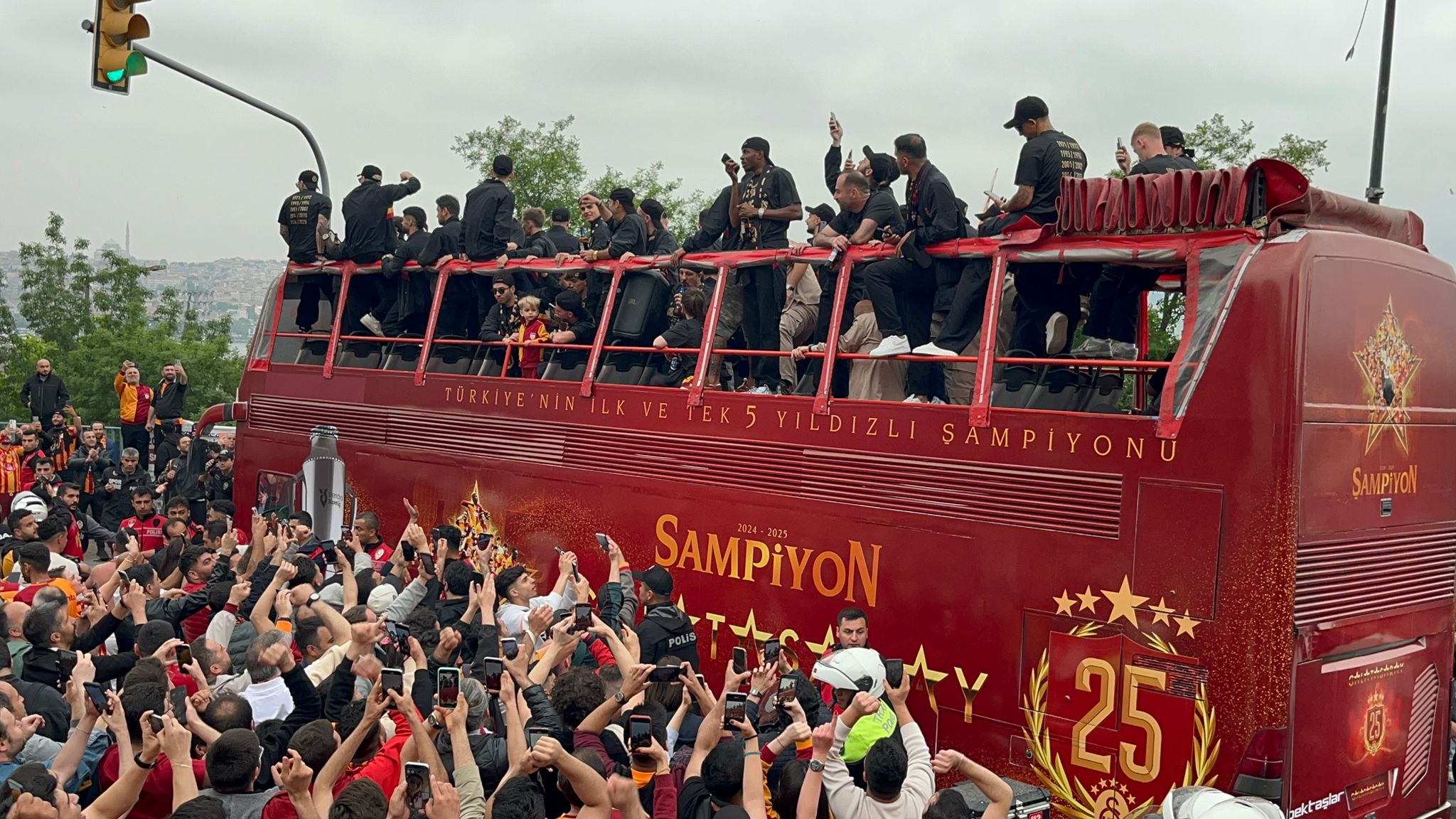 GALATASARAY HABERLERİ: Dursun Özbek’ten Osimhen açıklaması! Transferi...