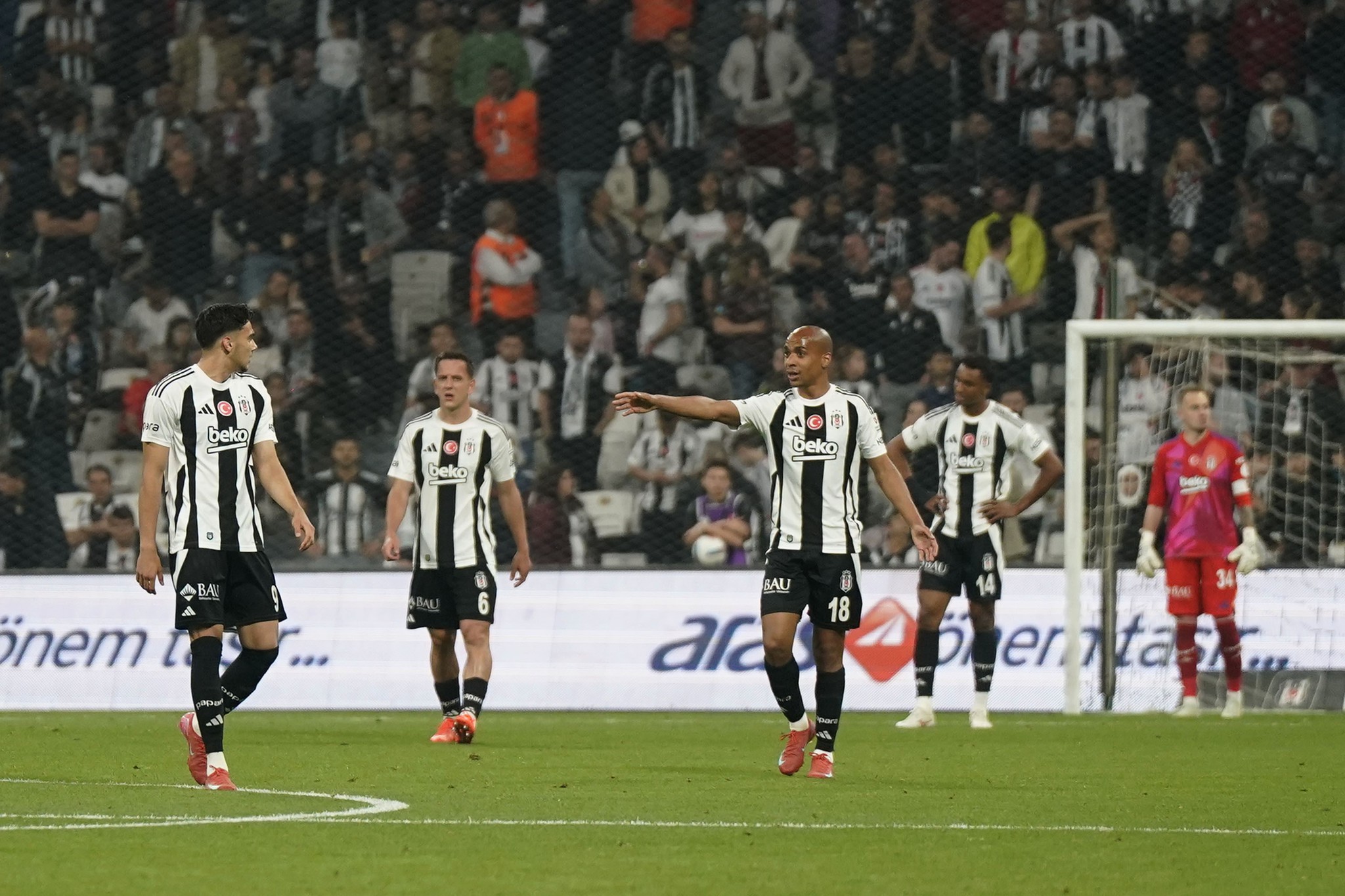 TRANSFER HABERİ | Beşiktaş’ın yeni stoperi Çekya’dan!