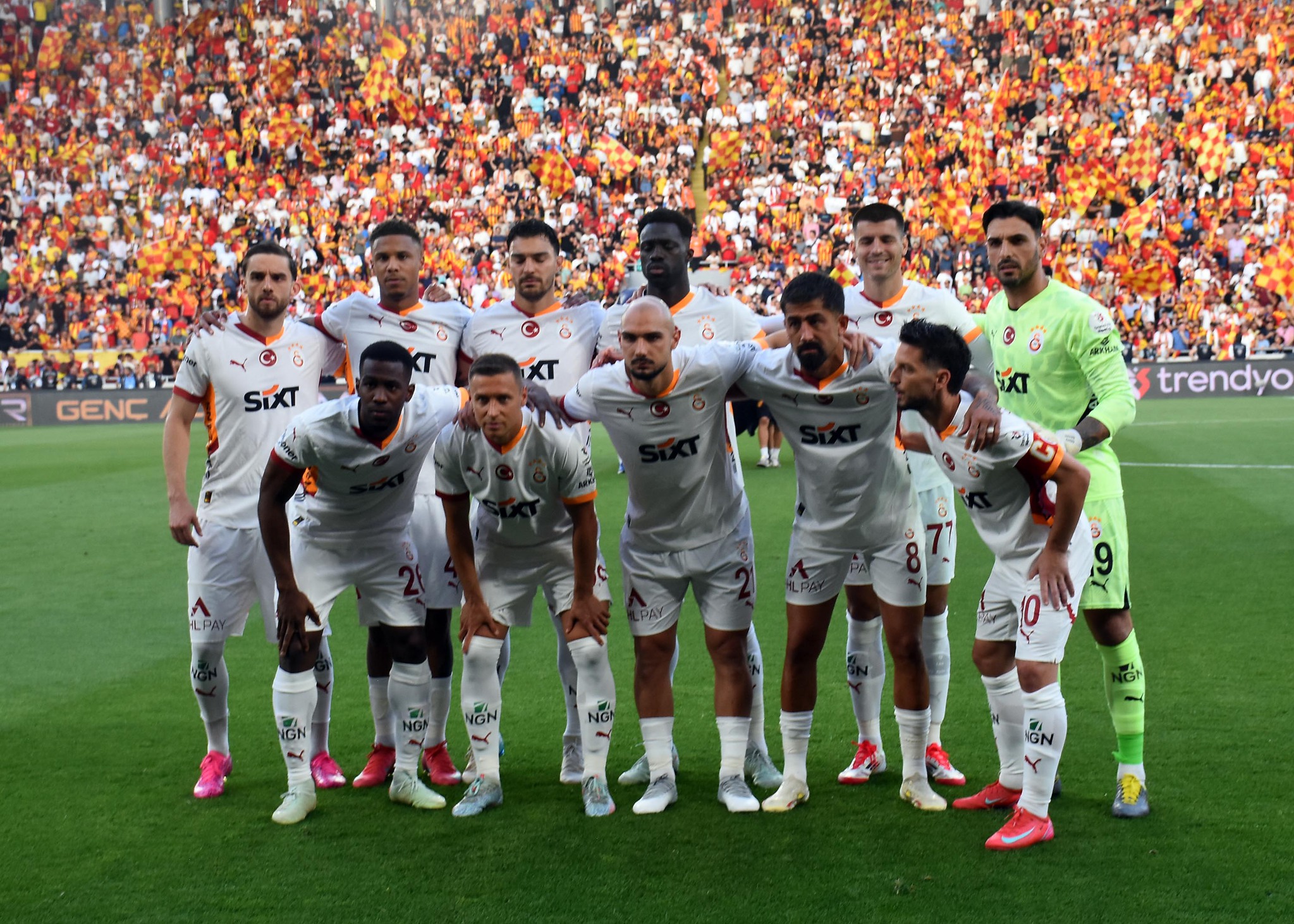 Galatasaray’dan kaleye 2 dev aday! Muslera sonrası ikisinden biri gelecek