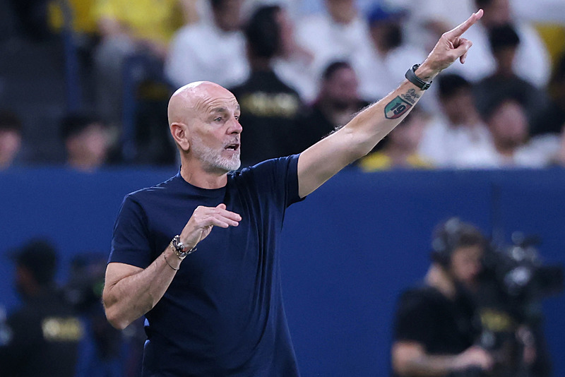 TRANSFER HABERLERİ | Fenerbahçe’den Mourinho tedbiri! İki kurt hoca için teklif hazırlığı
