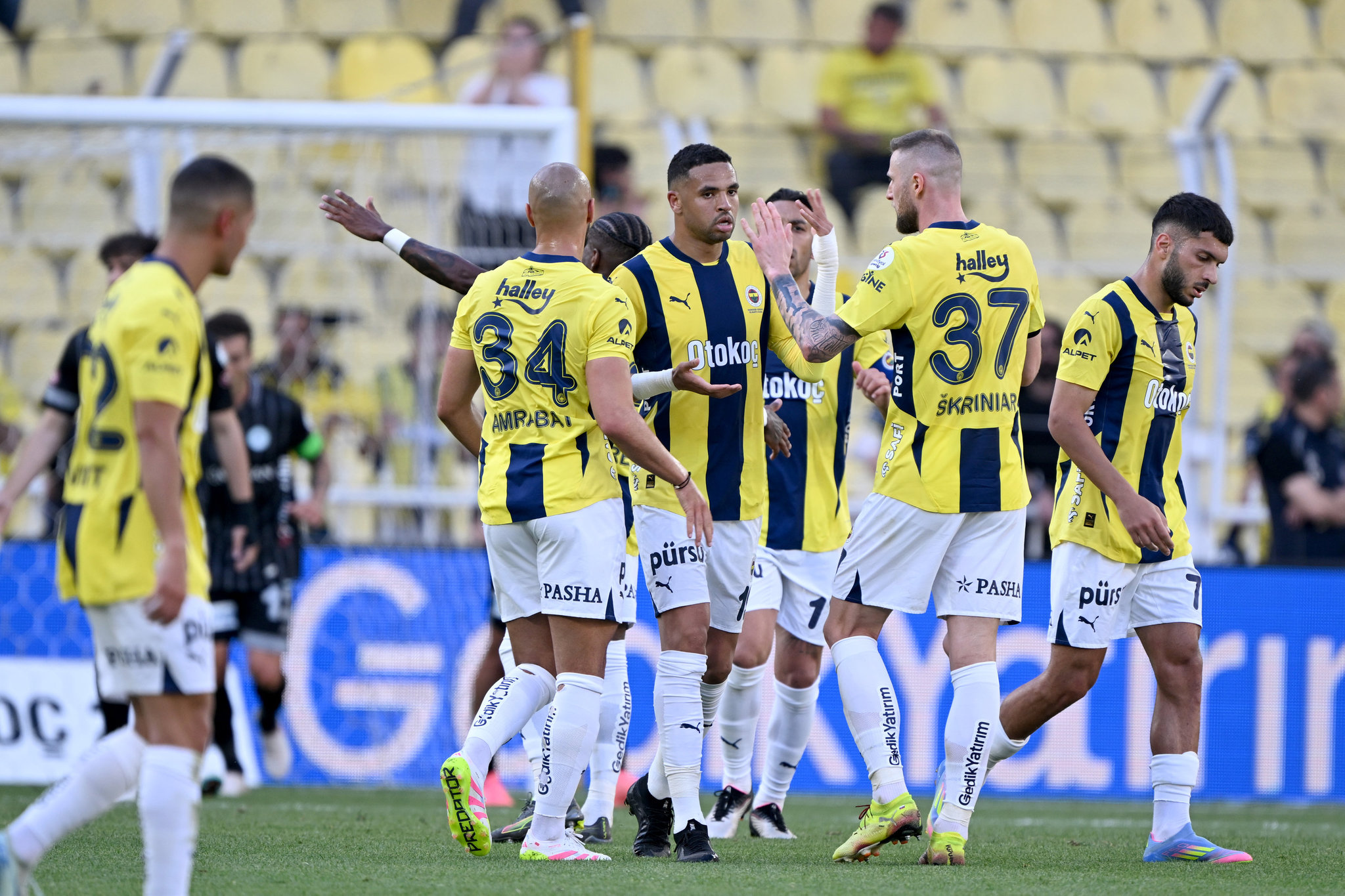 Galatasaray istedi Fenerbahçe alıyor! Transfer sezonuna çalımla başlayacaklar
