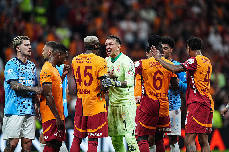 Son model Galatasaray bambaşka olacak! Savunmaya bomba transfer...
