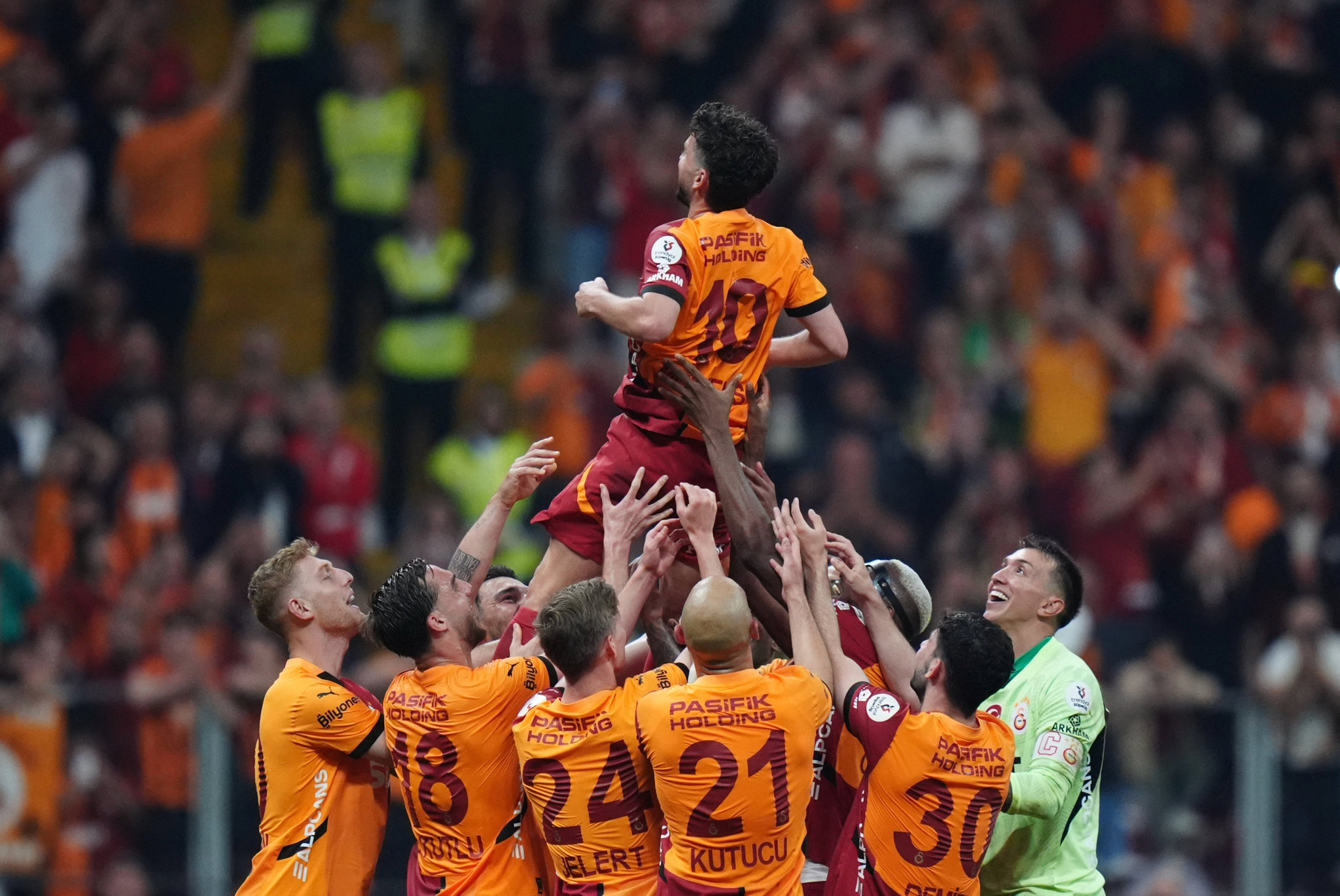 Galatasaray’a Japon kaleci! Transferde sürpriz gelişme