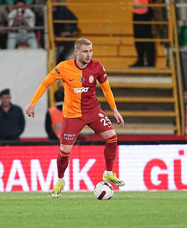 Galatasaray’da Victor Nelsson için kritik karar! Yeni sezonda...