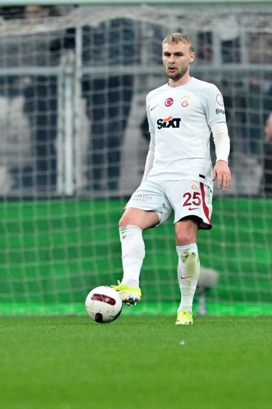 Galatasaray’da Victor Nelsson için kritik karar! Yeni sezonda...