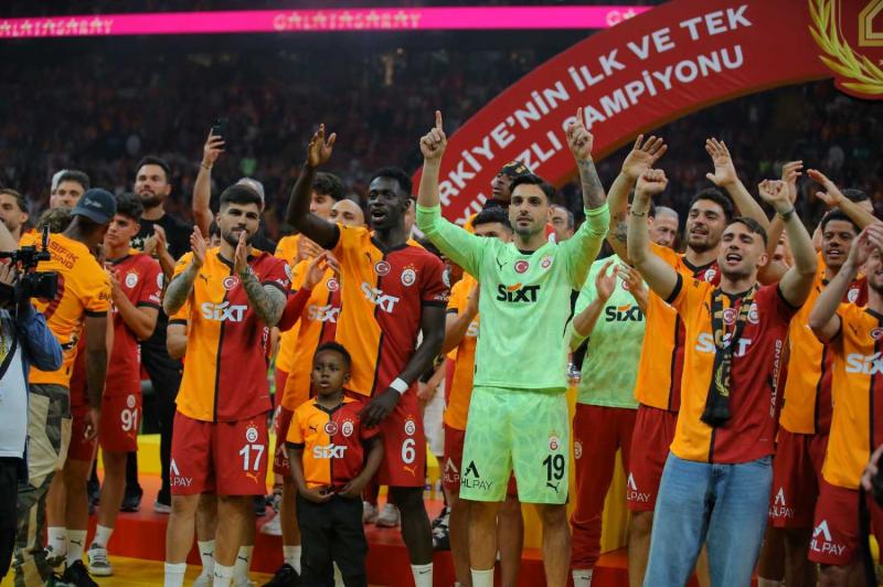 Galatasaray’dan transferde olay hamle! Trabzonspor’un eski yıldızı...