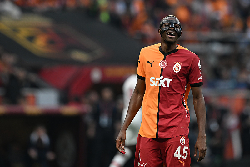 GALATASARAY HABERLERİ | Victor Osimhen İstanbul’dan ayrıldı! İşte ilk görüntü