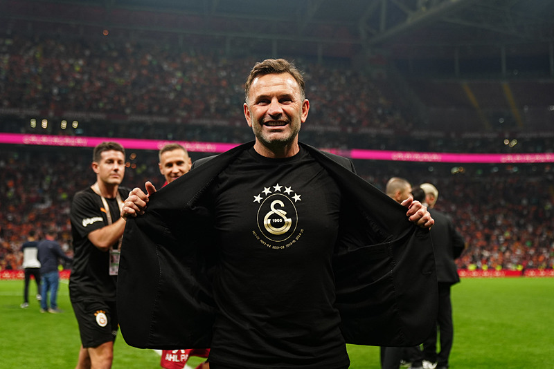 TRANSFER HABERİ: Galatasaray’da forvete bir aday daha! Kulübünden ayrılması bekleniyor