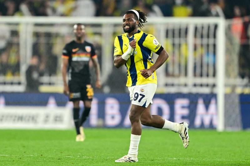 TRANSFER HABERİ: Hollanda ekibinden Fenerbahçe’nin genç yıldızına kanca! Teklifleri ortaya çıktı
