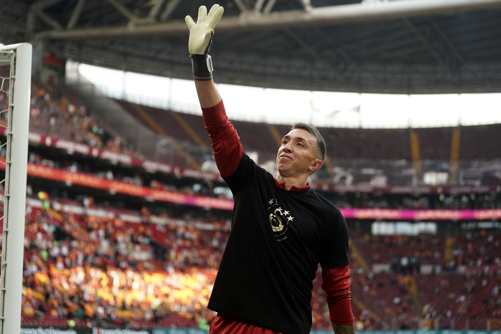Muslera’nın yeni takımı belli oldu! 1.5 yıllık sözleşme...