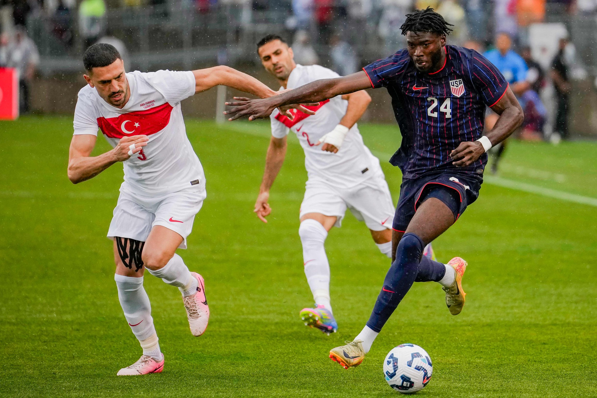 Fenerbahçe’den sürpriz transfer! Eski yıldız geri dönüyor